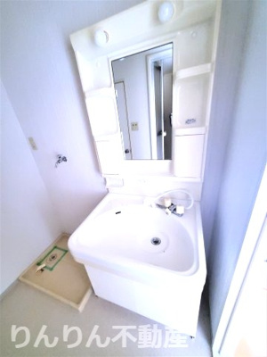 【洗面所】 | コーポマルハA・B・C | スペースが確保できる洗面所です