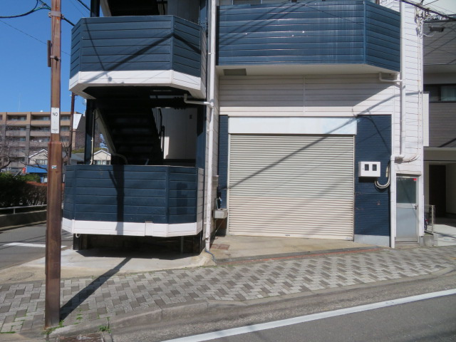 横浜市鶴見区汐入町１丁目のビル