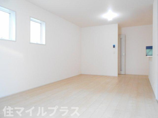 【洋室】 | 郡山市安積荒井3丁目新築一戸建て2棟 | 落ち着いた色調の洋室です