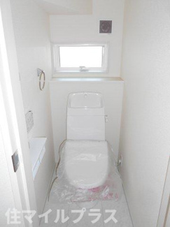 【トイレ】 | 郡山市安積荒井3丁目新築一戸建て2棟 | 落ち着いた色調のトイレです