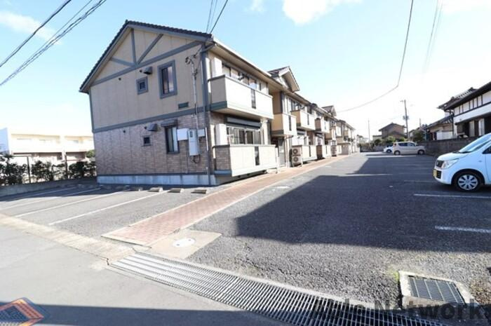 サンク・クレールAの駐車場