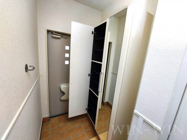 グラード多米 Bの玄関|イメージ（同建物内・同間取りの写真）