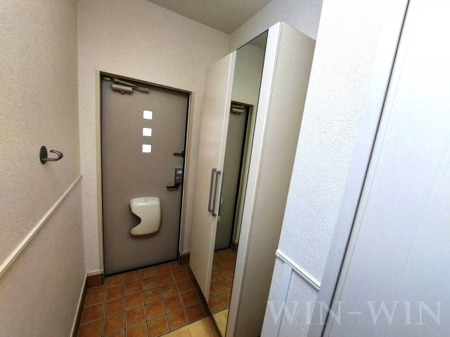 グラード多米 Bの玄関|イメージ（同建物内・同間取りの写真）