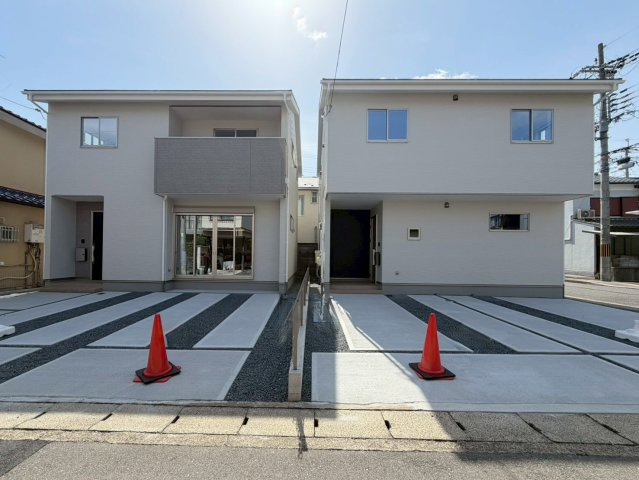 山田車塚町　Ⅲ期２号地の外観|『町並み整う２区画の分譲地♪』
＊即ご入居可能です！
＊徒歩圏内にお買い物施設や教育施設が充実♪（R8.3撮影）