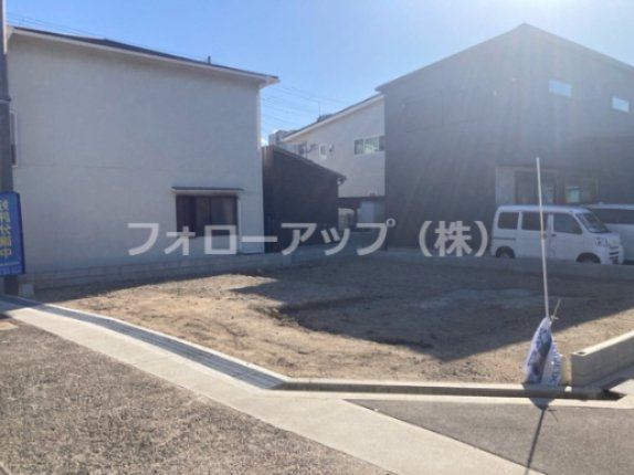 リーブルガーデン岸和田市磯上町6期１号棟の前面道路含む現地写真