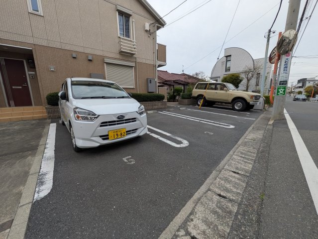 アンジュールの駐車場