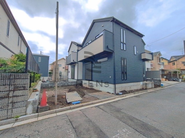 【外観】 | 西東京市泉町１丁目　新築戸建て　２号棟 | その邸が魅せる気品・上質感・安らぎ、その全てが日常になります
