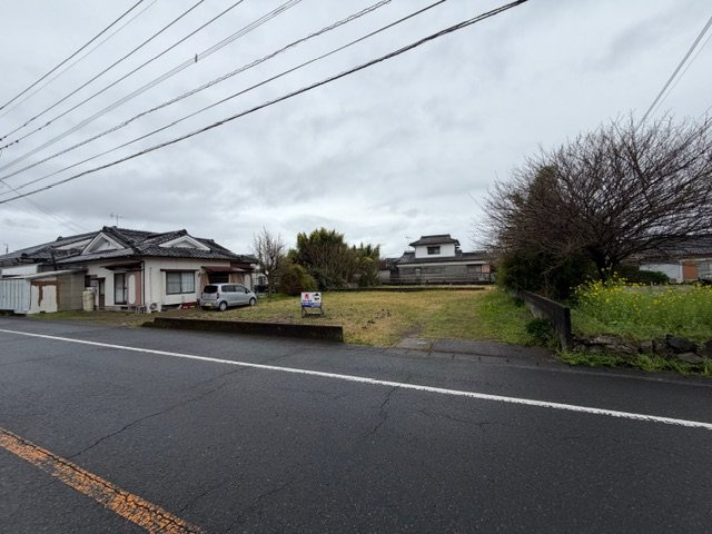 都城市広原町の売地の前面道路含む現地写真