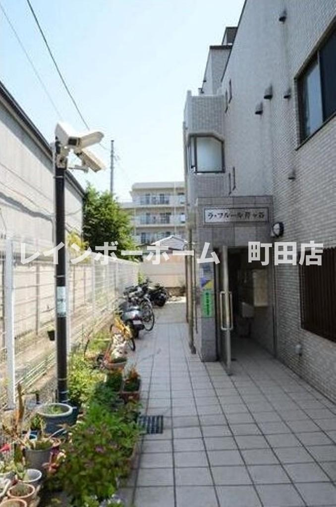 ラ・フルール芹ヶ谷※初期費用分割後払いサービス利用可能物件のエントランス