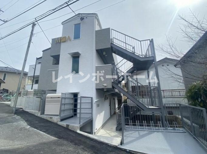 市川市中山４丁目のアパート