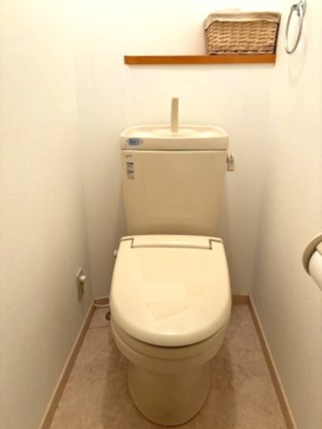 灘区青谷町4丁目のトイレ|忙しい朝も、LDKでのくつろぎの時間も嬉しい、トイレ2ヶ所有
