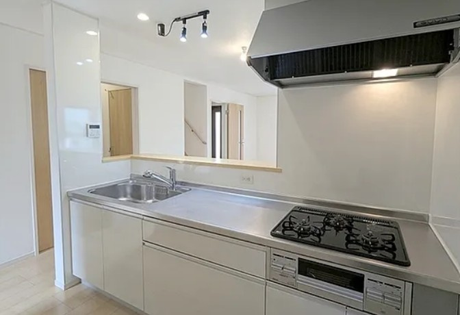 【中古】川越市豊田町中古住宅のキッチン|使い勝手の良いシステムキッチンです！