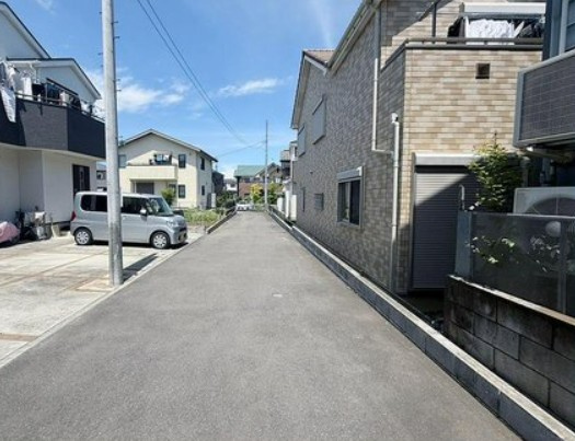 【中古】川越市豊田町中古住宅の前面道路含む現地写真|前面道路含む現地写真です