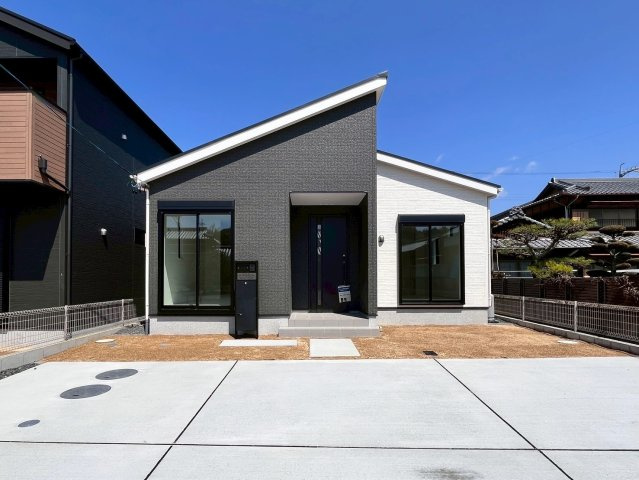亀山市山下町 第1期 新築戸建【全3棟】の外観