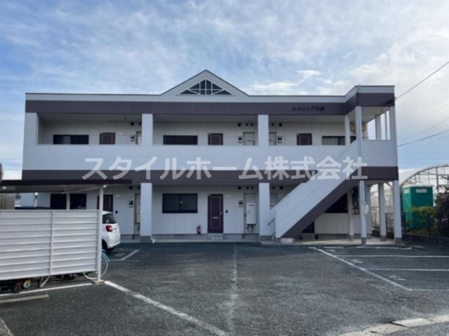 ヒルトップ内張の駐車場|外観写真（昼）