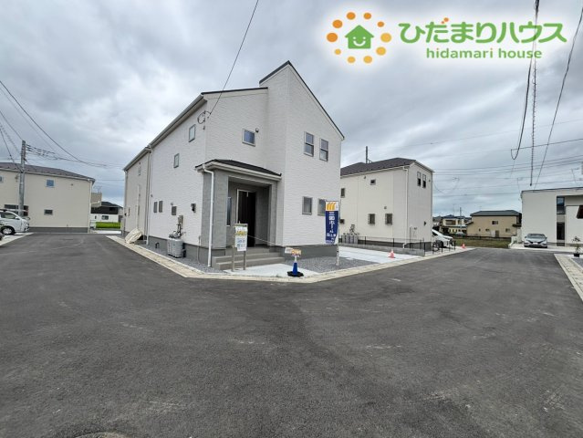 鴻巣市松原3期　新築戸建　リーブル04の前面道路含む現地写真