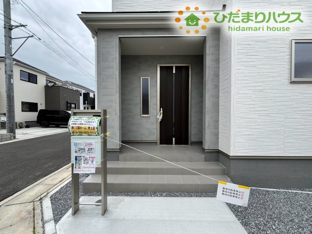 鴻巣市松原3期　新築戸建　リーブル04の玄関