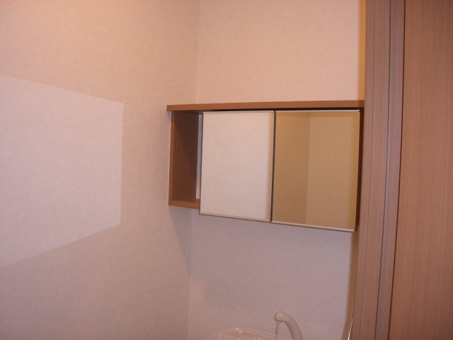 リヴェール小向のトイレ|ＷＣ棚