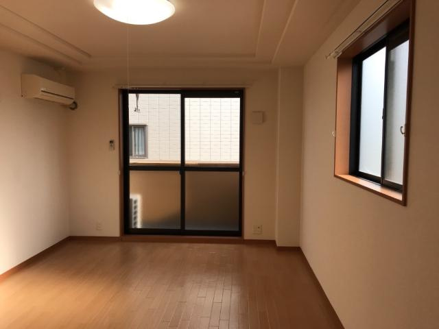 リヴェール小向の居間・リビング|洋室