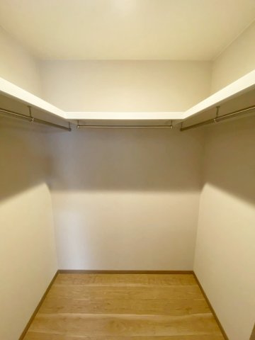 西京極徳大寺団子田町　新築参考Aプランの完成予想図|【施工例】
３階の各居室にウォークインクローゼットを配置し、たっぷり収納が可能に！お洋服以外にも掃除機やスーツケースなども一箇所に集約できるのが魅力です！