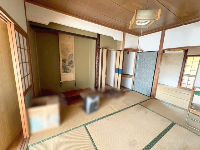 佐賀県杵島郡大町町 中古戸建の和室|床の間、仏間、押し入れがあります！