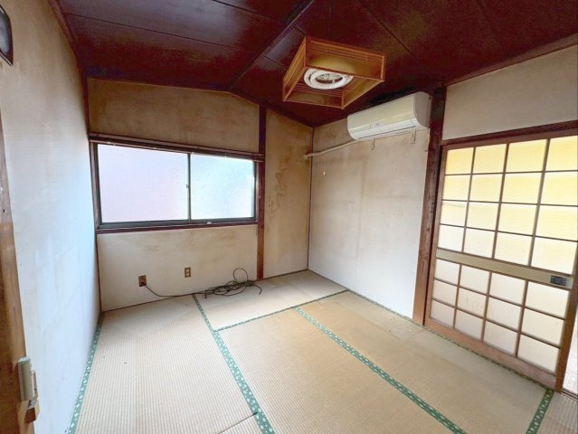 佐賀県杵島郡大町町 中古戸建の和室|6帖の和室です！