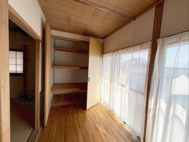 佐賀県杵島郡大町町 中古戸建の収納|広縁には収納棚があります！