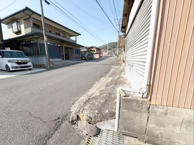 佐賀県杵島郡大町町 中古戸建の前面道路含む現地写真|前面道路の幅員は5.2ｍです！