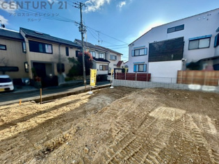 小学校、中学校が徒歩5～6分圏内にあり通学に便利で子育て世代におすすめ。