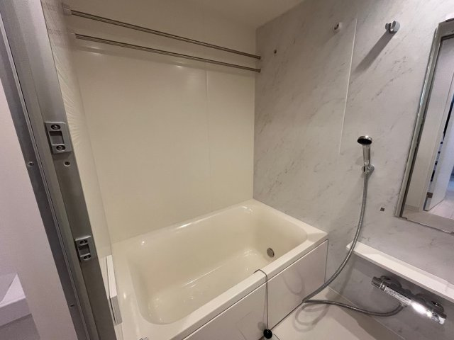 世田谷区代田５丁目の賃貸マンションの浴室|コンパクトで使いやすいお風呂です