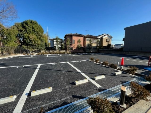 Adachi Liner Toneri Residenceの駐車場