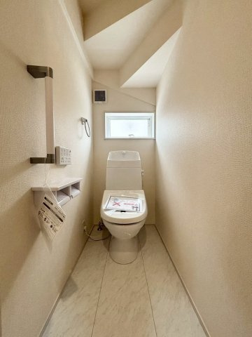 鴻巣市松原3期　新築戸建　リーブル03のトイレ