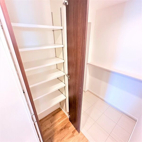 COZY豊岡通の玄関