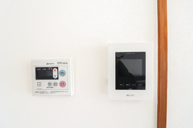 【Re Dream】ラポー桂の防犯設備|●モニターで訪問者を確認できるので、知らない人やセールス・勧誘など避けられて安心です！