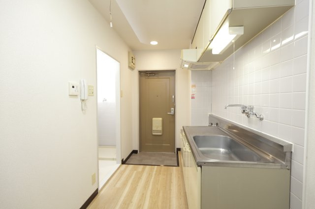 YKハイツの玄関