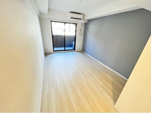 スプランディッド京橋EASTの洋室