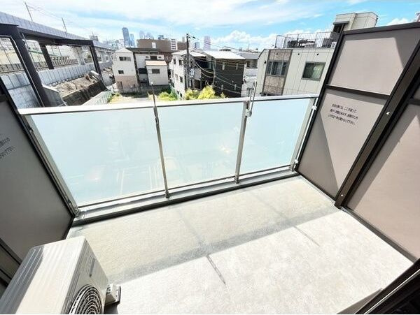 スプランディッド京橋EASTのバルコニー