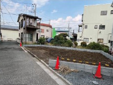 敷地面積２２坪　売地　川越市神明町の前面道路含む現地写真|前面道路：西側４ｍ川越市所有位置指定道路、９．８ｍ接道。お車の出し入れもラクラクです♪