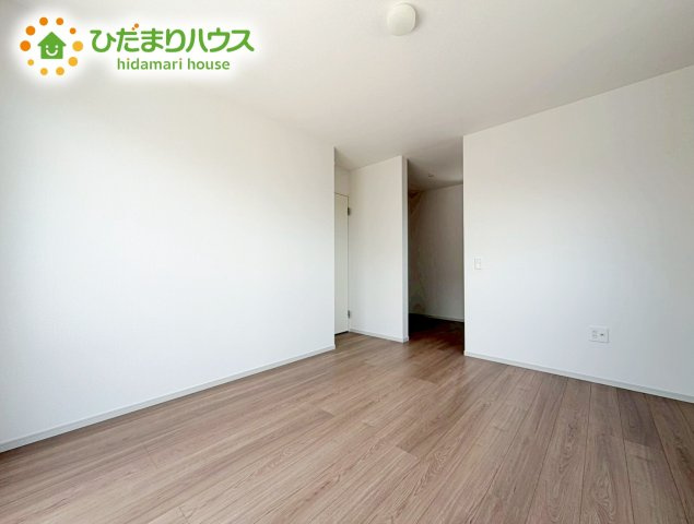 郡山市片平町1期　新築戸建の寝室|清々しい朝陽が差し込む寝室は、開放感たっぷりで心をリフレッシュしてくれる特別な住空間。家具の配置を自由に楽しむことで、自分だけの快適な居場所を作り出せます！