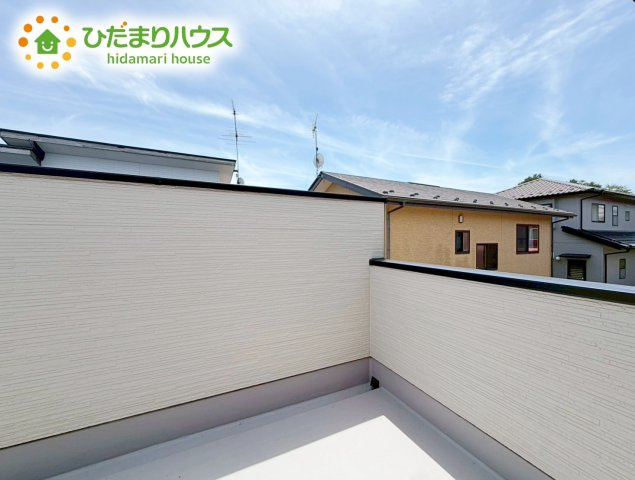 郡山市片平町1期　新築戸建のバルコニー|広いバルコニーは、ランドリースペースだけでなく、椅子を置いて風にあたりながら読書なんていかがでしょうか(^^♪