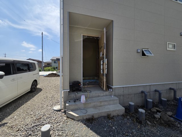 新築　みどり市大間々町大間々第13　1号棟　Cradle Gardenの玄関|現地写真　TVモニタードアホン付きなので防犯面も安心です！