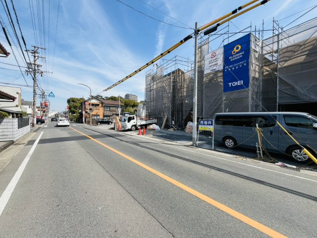 知多市八幡荒古後77番1『仲介手数料無料』新築戸建ての前面道路含む現地写真