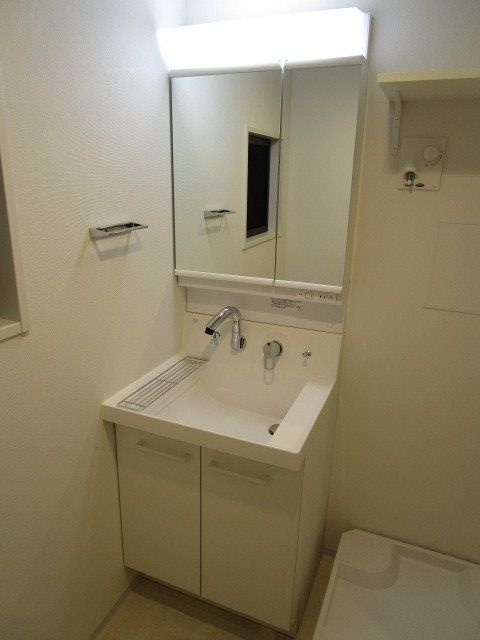 メゾンドール花房山の独立洗面台