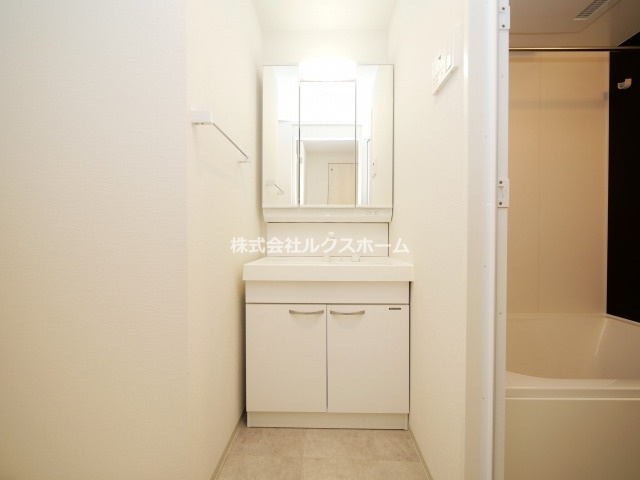 Storia茨木新庄の洗面所|スペースが確保できる洗面所です