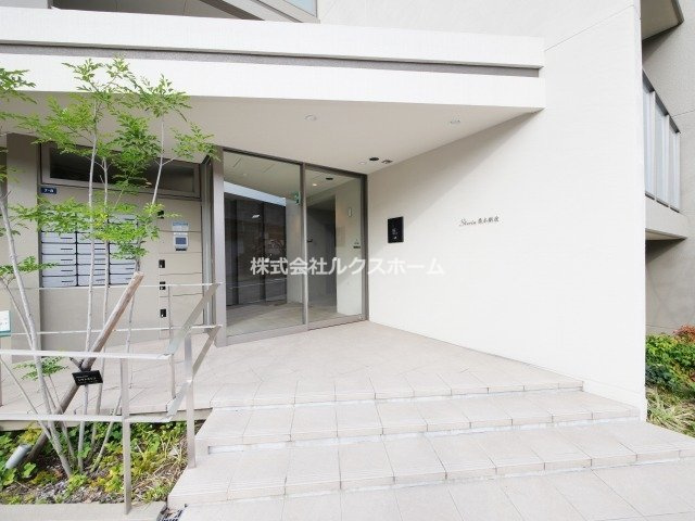 Storia茨木新庄のエントランス|毎日通るエントランスはこのようになっています