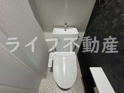 あんしん+VieM善根寺13-1035（ガレージハウス）のトイレ