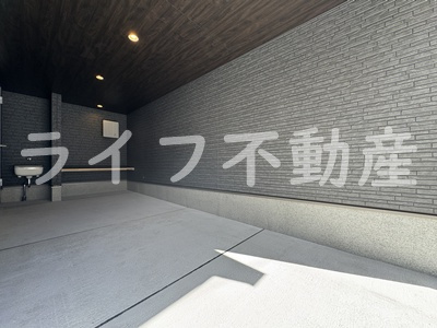 あんしん+VieM善根寺13-1035（ガレージハウス）の駐車場