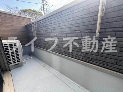あんしん+VieM善根寺13-1035（ガレージハウス）のバルコニー