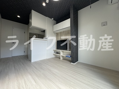 あんしん+VieM善根寺13-1035（ガレージハウス）の居間・リビング
