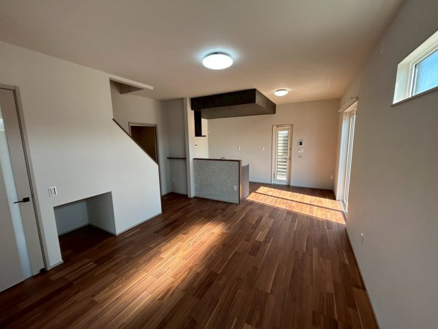 【居間・リビング】 | 南区上ノ郷1丁目　新築戸建て